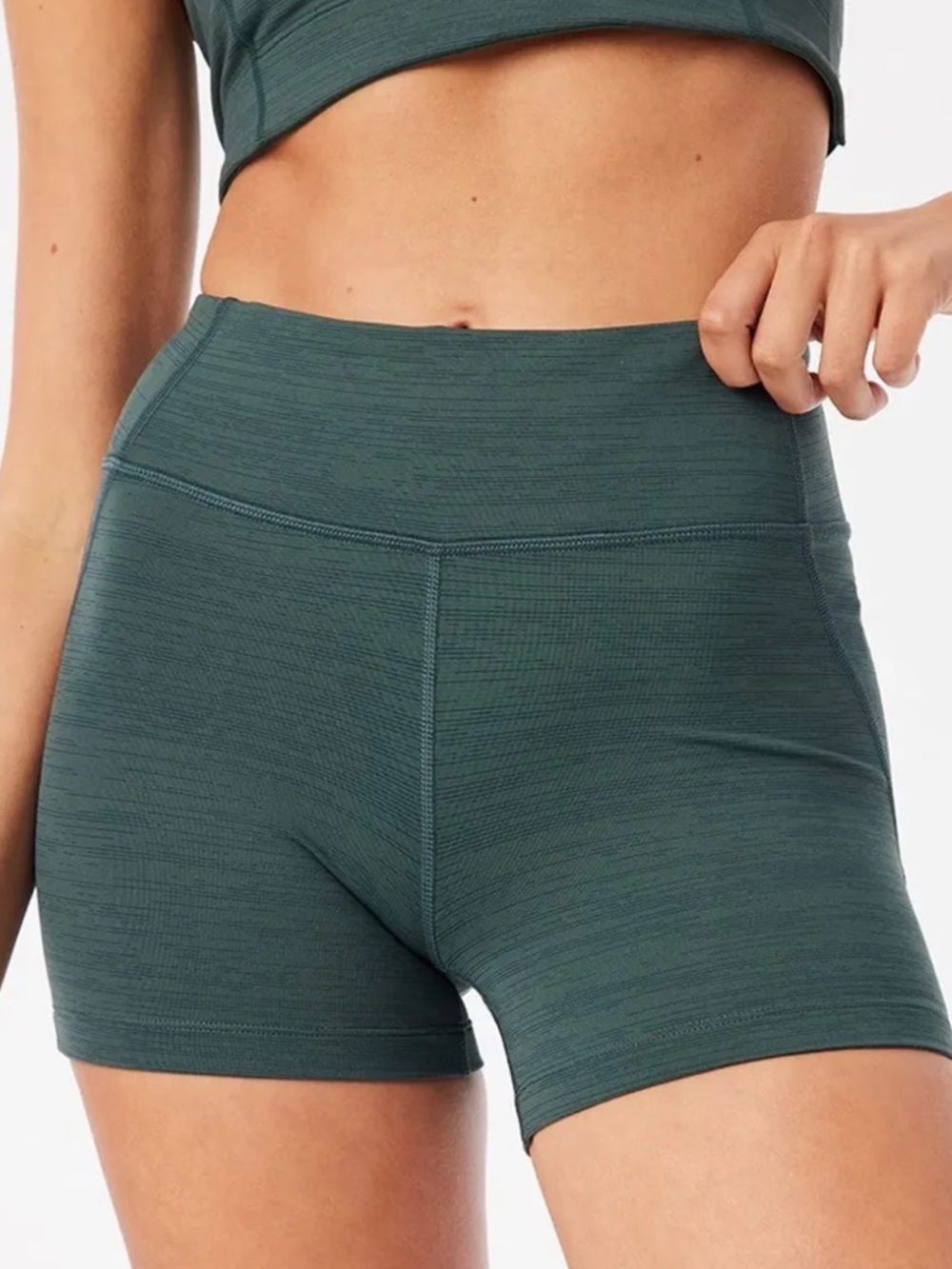 Outdoor Voices TechSweat 3.5" Flex Shorts Women’s Small Green Active